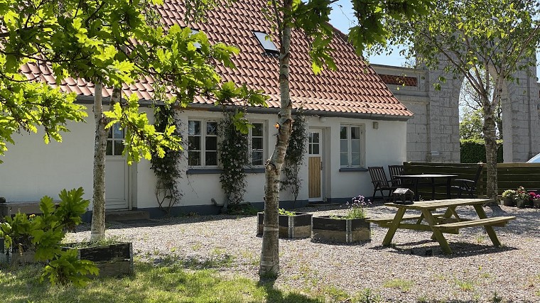 gæster i villa gress, Alleen, forfatter, refugium, arbejdssted, fred og ro, skrivested, eget skrivested, privat skriveoase, langtidsophold, universitet, forfatter, skribent